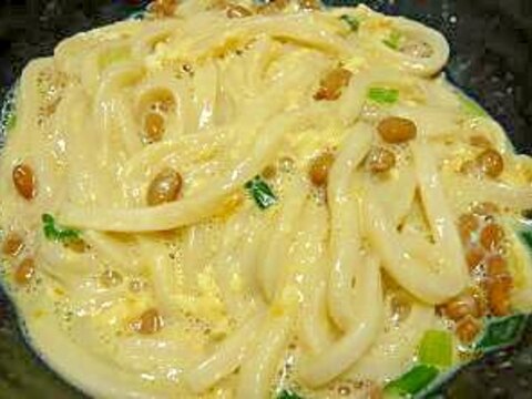 納豆たまごうどん